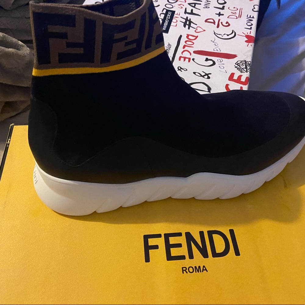 FENDI SNEAKERS